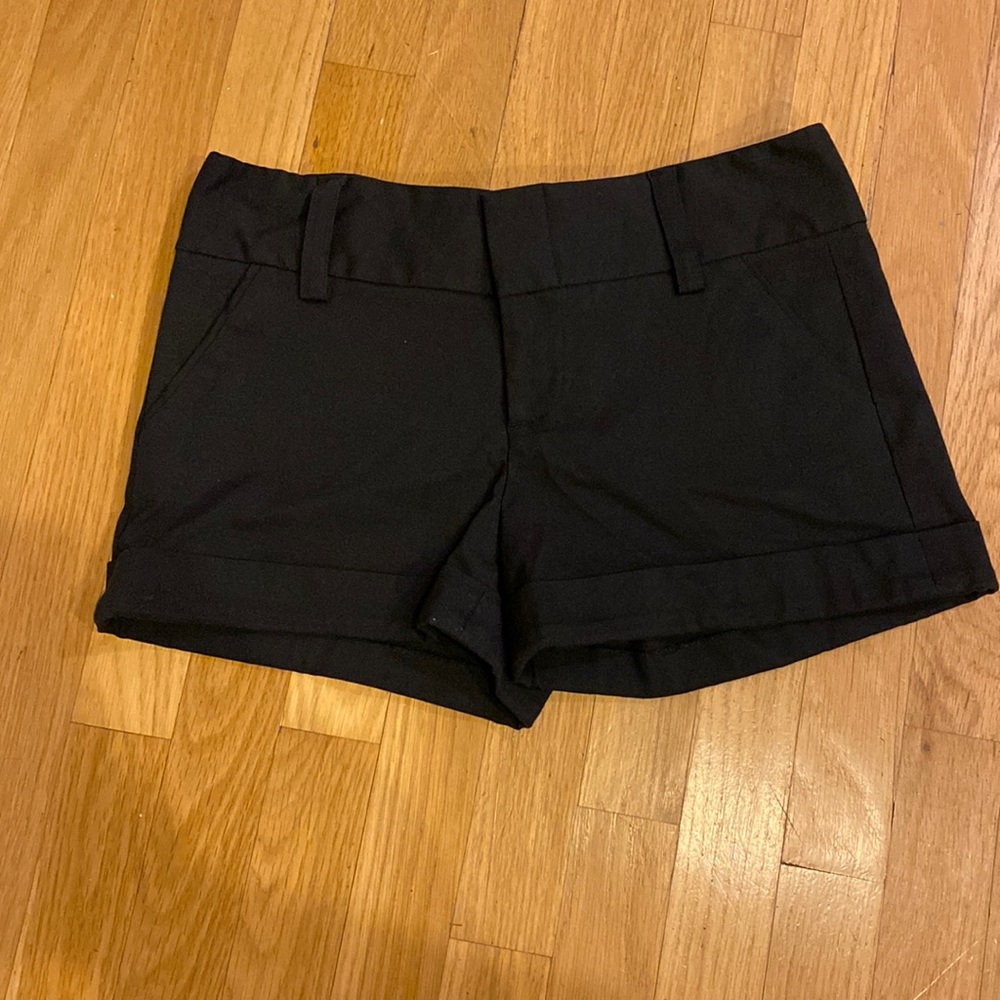 Alice & Olivia navy shorts:size 4